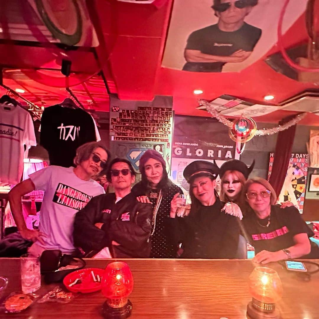オランピアルタンのインスタグラム：「@sukeban_world & friends at Casba last month 🎌🩷🎌 @nobuhikokitamura @kunichi_nomura @paradise_2017_rm @hkprodtokyo 💋 #thisissukeban」