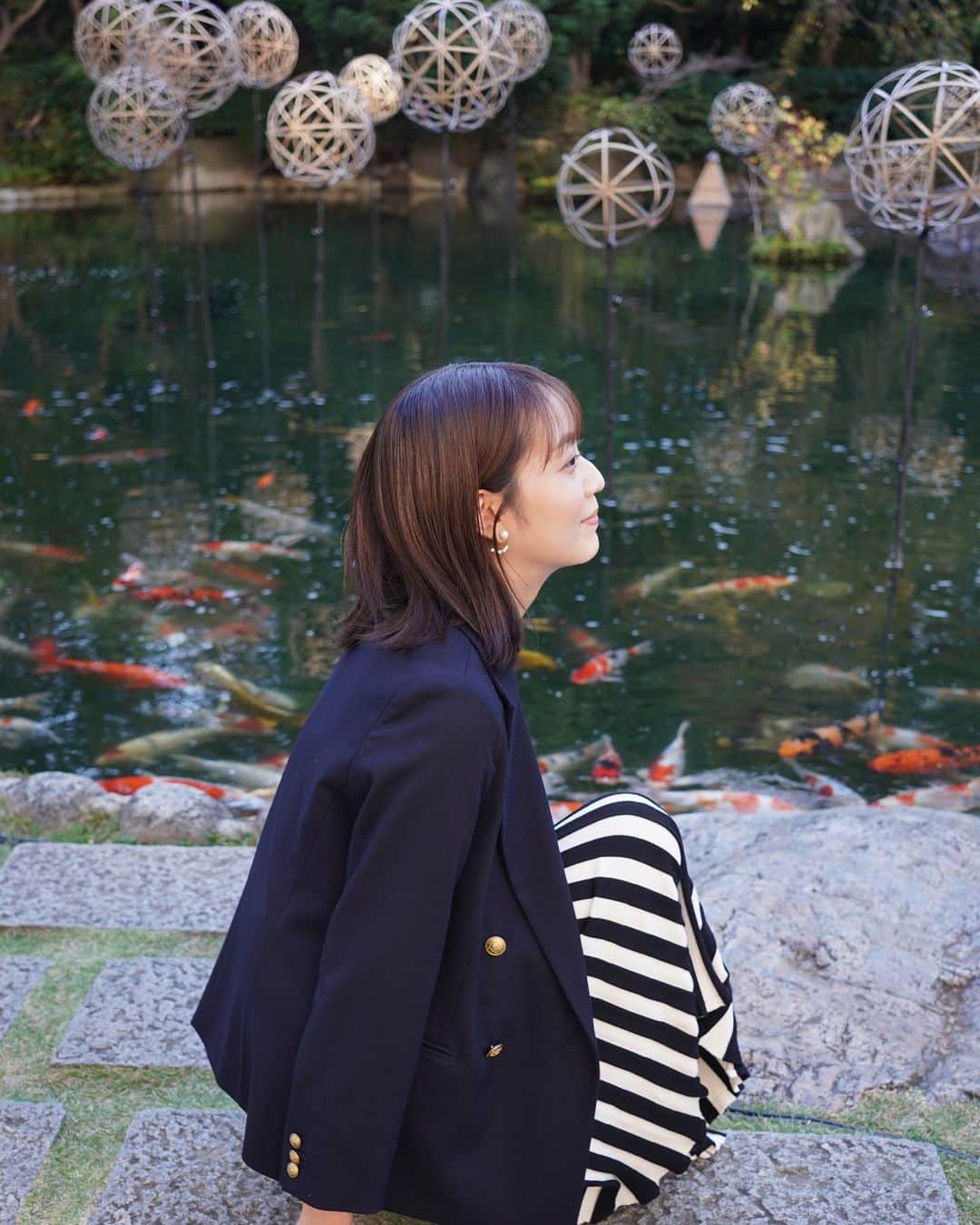 高里絵理奈のインスタグラム：「.   今日はあたたかいな〜と思い 羽織はジャケットにしましたが 帰りはしっかり寒かった日 おかげでホットコーヒーは美味しく飲めました☕️ 　 　 #⛄️ #アナウンサー」