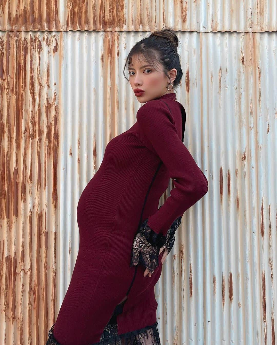 VIENNAさんのインスタグラム写真 - (VIENNAInstagram)「39w🤰🏻 これがまさか最後に撮ったマタニティ写真になるとは♪  いつもと違う雰囲気やろ😏」11月20日 22時18分 - viennadoll_official