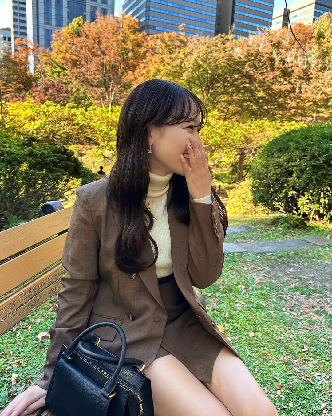 よねいはるかさんのインスタグラム写真 - (よねいはるかInstagram)「Autumn .. 🍂  都会の中で、たくさん紅葉がみれてうれしい。」11月20日 22時19分 - rabbit____2