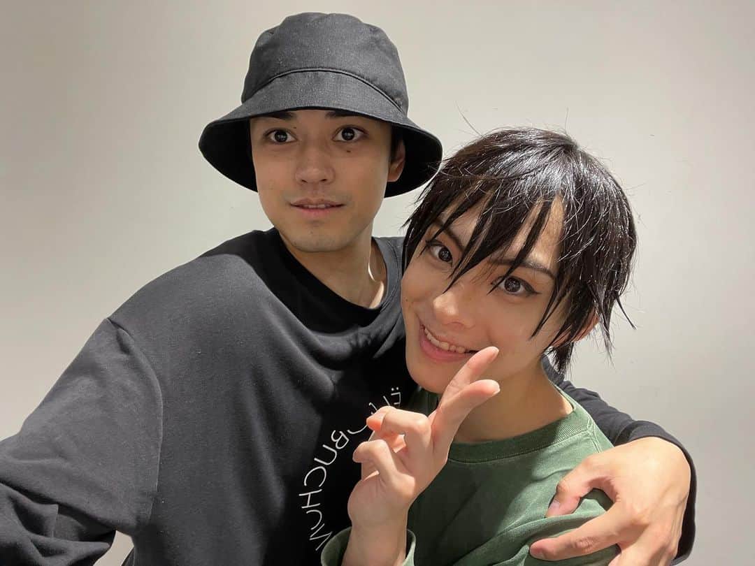 前田隆太朗のインスタグラム：「ひかるー！！ 誕生日おめでとう㊗️ 遂に20歳迎えたか！ てか、まだ20歳か！！ 今までのひかるもこれからのひかるも俺にとっては可愛い赤ちゃんだよ！ 立海戦！立海に勝つなよ！！ #越前リョーマ #切原赤也 #テニミュ運動会2023」