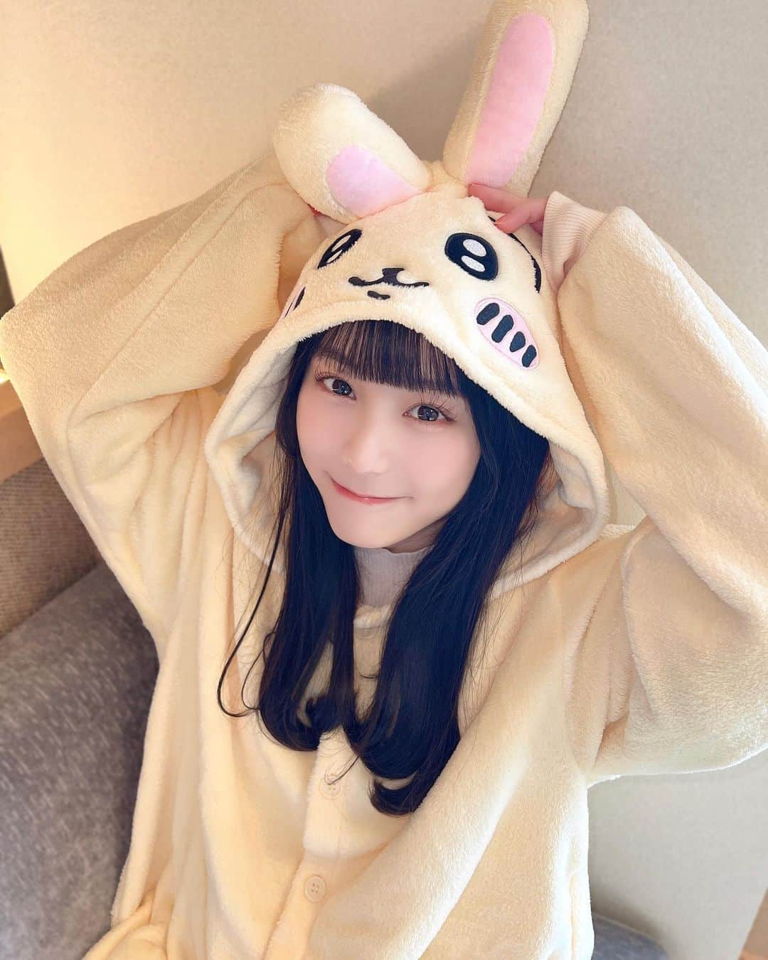 山崎玲奈さんのインスタグラム写真 - (山崎玲奈Instagram)「うさぎになったよ🐰♡♡  #ちいかわ#うさぎ#ちいかわうさぎ#ちいかわグッズ#ちいかわのいる生活#ちい活#アイドル#着ぐるみ」11月20日 22時23分 - yamazaki_reina