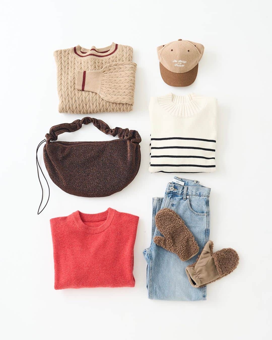 Discoat Parisienのインスタグラム：「pick up🧡  アクセントになりそうな おすすめニット🧶  ✔︎ WEB限定ケーブルラインニット ¥6,600(tax in)  ✔︎ モールハイネックプルオーバー ¥4,950(tax in) ※WEB先行販売  ✔︎ 【＠yasuchan14__監修】 メランジ袖ボリュームプルオーバー ¥5,500(tax in) ※WEB限定カラーレッド  #discoat#ディスコート #カジュアル#カジュアルコーデ #大人カジュアル#大人カジュアルコーデ」