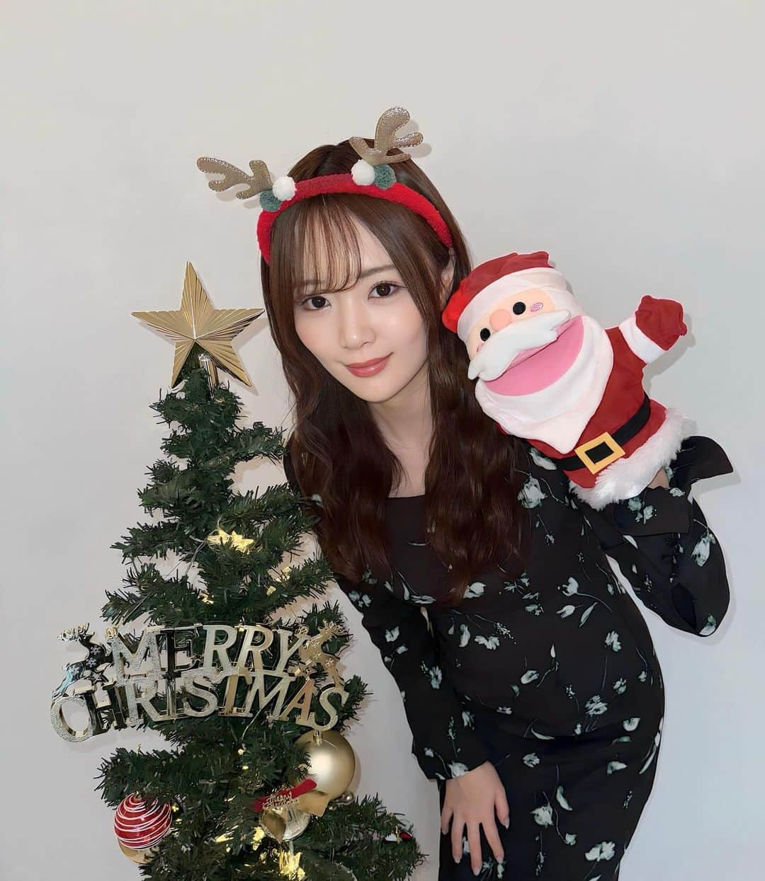 結城のののインスタグラム：「ファンクラブ撮影🎄🩶　#クリスマス　#ガチャお楽しみに」