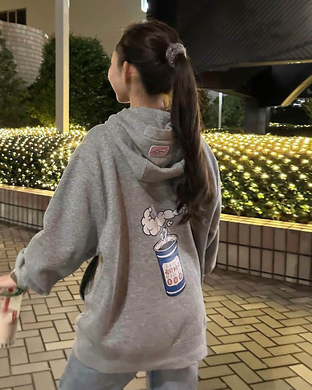 大野莉昂さんのインスタグラム写真 - (大野莉昂Instagram)「韓国NIKEでカスタマイズでパーカーとTシャツ作った🩶お気に入り！人気で朝から整理券とった😂 #나이키 #NIKEBYYOU」11月20日 22時41分 - bbbbrikopanda