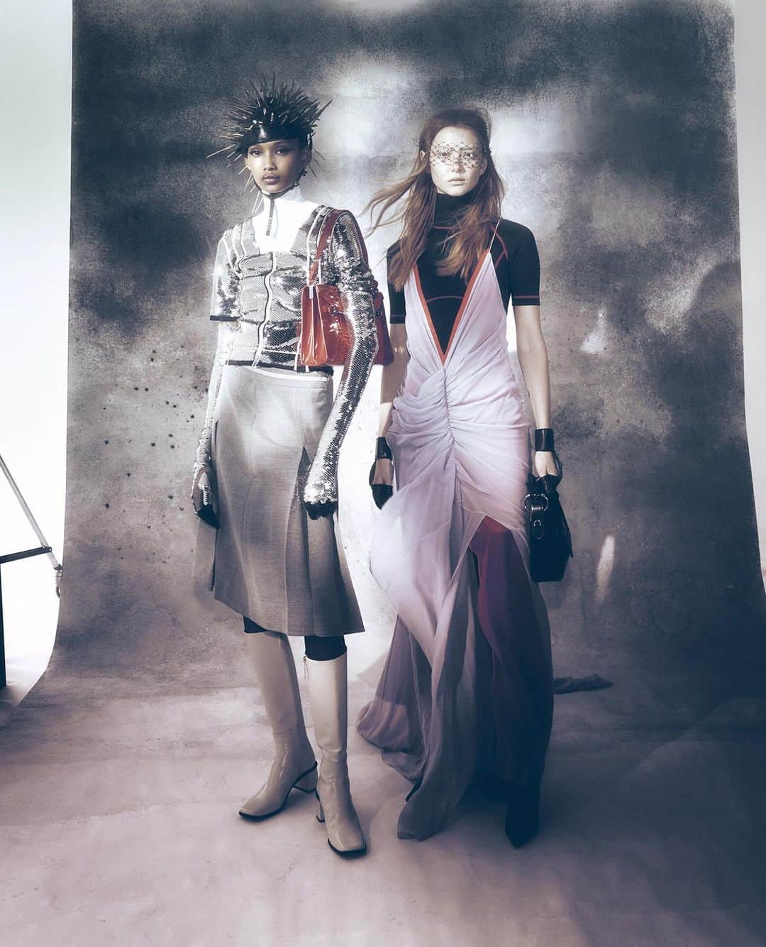 V Magazineのインスタグラム：「#TallTales | Resort collections are experiencing an existential elevation this year. ✨  Inspired by the whimsical and enchanting designs parading down runways across the globe, inside the pages of our Winter 2023 issue, V’s editorial director @gro.curtis.studio spotlights the best of cruise through cryptic mise-en-scènes and an eccentric cast of characters. Head to the link in our bio to view the full editorial. — From V145 Winter 2023 Issue  Photography @brunoandnico_vanmossevelde Fashion @gro.curtis.studio Makeup @michikoikeda (@blendmanagement) Hair @gabrytrezzi (@blendmanagement) Production @atomomanagement Set Design @michela_croci_studio Models @walldamort, @iamugbad (@thesocietynyc)」