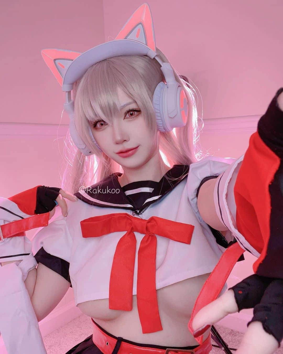 犬神洛洛子さんのインスタグラム写真 - (犬神洛洛子Instagram)「More Yuudachi cosplay photos with @yowu.chan cat-ear gaming headset 👀   #azurlane #cosplaygirl #azurlanecosplay」11月20日 22時47分 - rakukoo