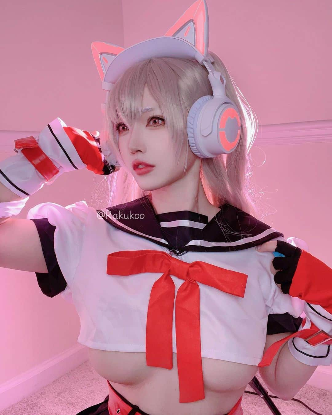 犬神洛洛子さんのインスタグラム写真 - (犬神洛洛子Instagram)「More Yuudachi cosplay photos with @yowu.chan cat-ear gaming headset 👀   #azurlane #cosplaygirl #azurlanecosplay」11月20日 22時47分 - rakukoo