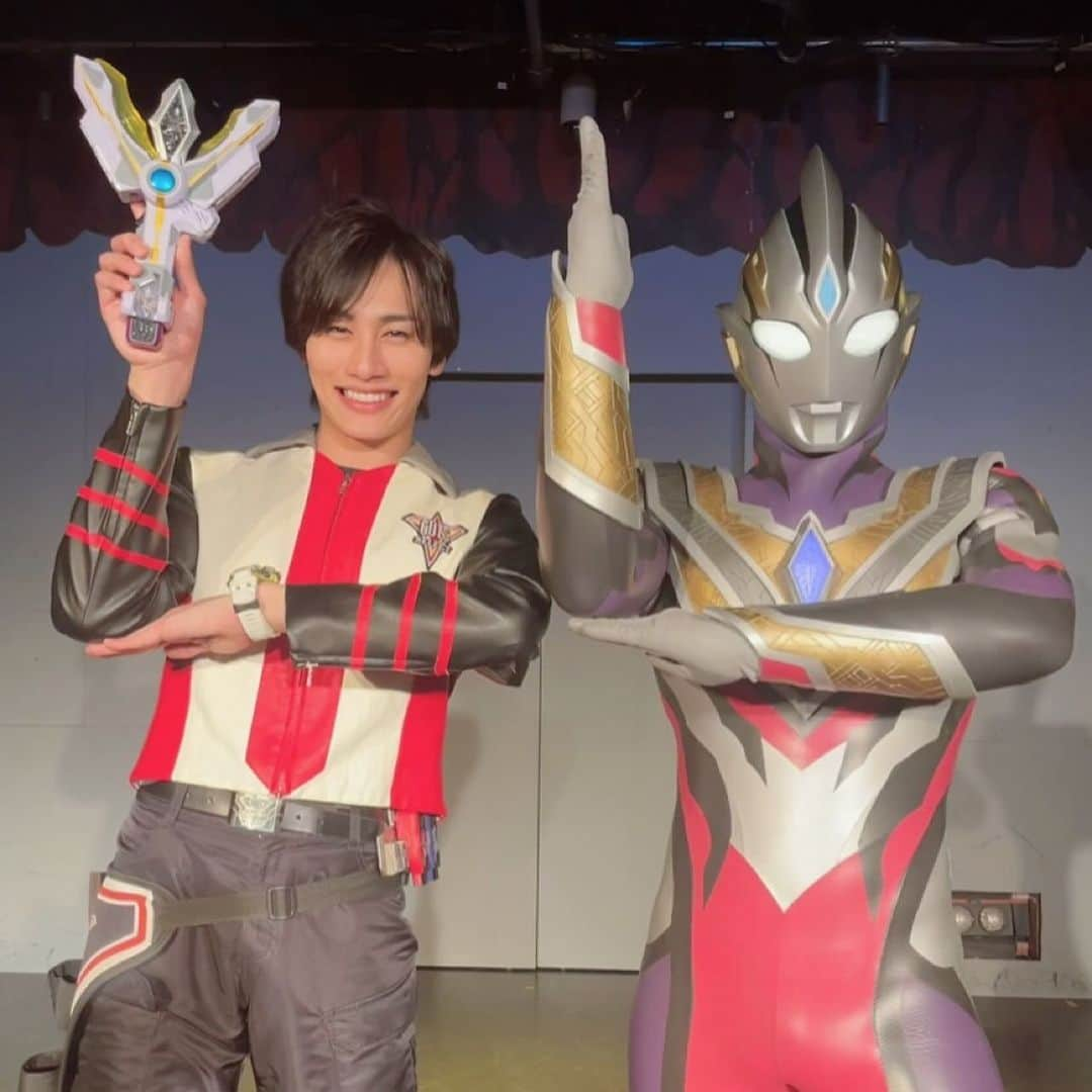 寺坂頼我のインスタグラム：「初ウルトラマンスタジアムへ‼️  #ウルトラマントリガー #ウルトラマンスタジアム #マナカケンゴ #ウルトラマントリガー #トリガートゥルース  #あんやと」