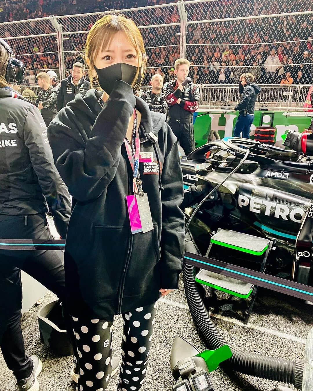 勝友美のインスタグラム：「⁡ ラスベガスで初のF1開催‼️ これから10年やるみたいですが、記念すべき初の日にここに居ることに意義があると思い飛んできた。 全ての空間にアメリカのエンターテイメントの素晴らしさと強さを感じ学びしかない。 フェラーリの社長もメルセデスチームを率いるトト・ヴォルフ様も全員がジェントルマン✨ 少しづつアップしていきますね💪🏁🏎️💨💨 ⁡ ⁡ ⁡ ⁡ ⁡ ⁡ ⁡ ⁡ ⁡ #f1 #トトヴォルフ #メルセデス #ラスベガス #うっす#ヴィクトリースーツ #オーダースーツ #レディーススーツ #メンズスーツ #スーツ #remuse #女性経営者#人は自分に嘘をつく」