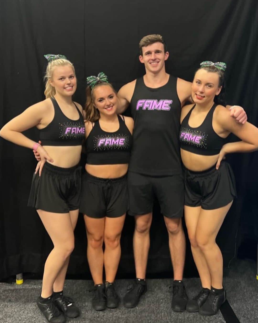 エイミー・ティンクラーのインスタグラム：「So grateful for all these amazing people💕  Thank you to my amazing stunt group for giving me the confidence to be in the air for the first time and being the absolute best bases a flyer could ask for! And thank you @antridgway for allowing me the opportunity to push myself this season to be a flyer! I am so grateful 🫶🏼  2 weeks until @emca_allstar_cheer showcase 🔥」
