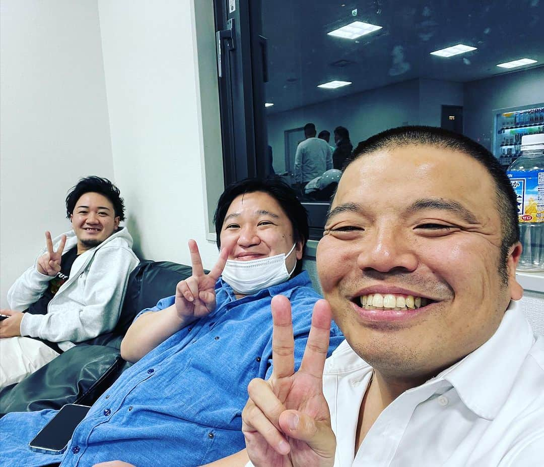 セルライトスパ大須賀さんのインスタグラム写真 - (セルライトスパ大須賀Instagram)「M-1準々決勝みんなお疲れ様でした。  出番が終わればノーサイド☺️  いいねちょうだい」11月20日 23時41分 - spa_osuka