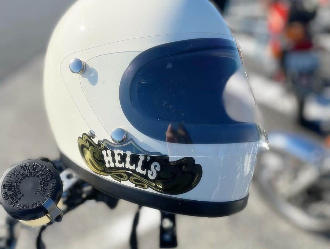 TEEDAさんのインスタグラム写真 - (TEEDAInstagram)「Thanks for letting me join that memorial touring of classic motorcycle team“Old style” yesterday! And I hope to tour with you guys!  昨日は旧車チーム「OLD STYLE」の追悼ツーリングに参加させて頂きました！ また皆さんと走りに行ける事を楽しみにしております！！  #back_on_jpn #teeda #全日本三発愛好会油 #旧流 #oldstyle #オールドスタイル #旧車 #旧単車 #追悼ツーリング #hells #kawasakitriple #カワサキトリプル #旧車好きな人と繋がりたい #kh400 #ケッチ」11月20日 23時38分 - teeda_bo