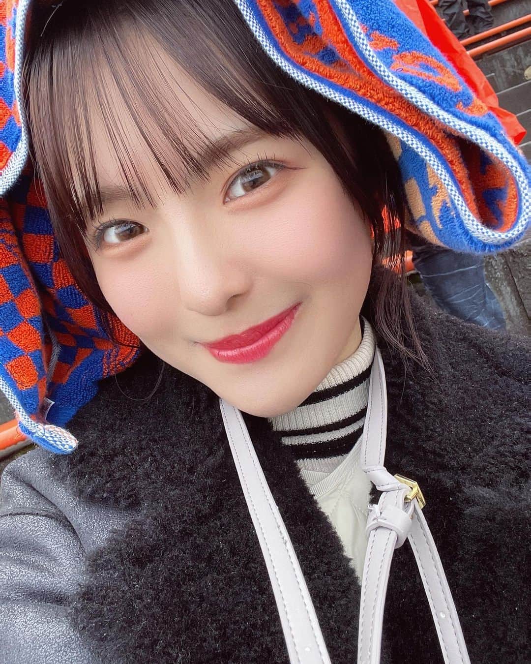 大塚七海のインスタグラム：「アルビレディース、ホーム開幕戦🔥⚽️！ 試合は2-0で見事勝利！ アツいゲームでした✨応援に行けて良かったです！  新潟がスポーツで盛り上がるって本当に素敵だよね...！ これからもたっくさん応援するぞーー📣  #albirexL #アルビレックス新潟 #WEリーグ」
