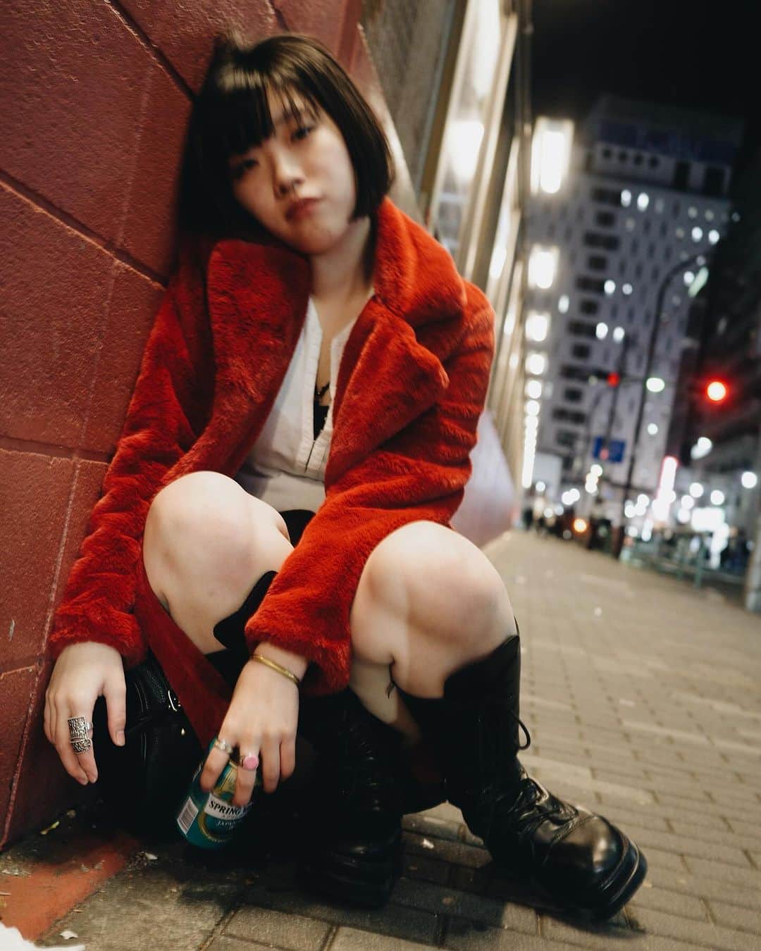 トヲルのインスタグラム：「. . . 道に落っこちてたので撮影しました🃏 . . model..火蔭 . . #火蔭」