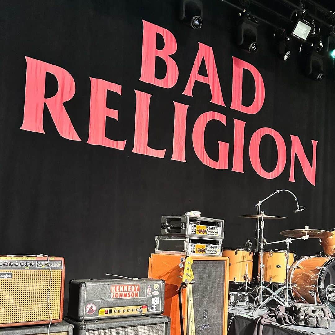 Bad Religionのインスタグラム：「Did you happen to know we have a mailing list?  You can sign up at badreligion.com or the link in our bio.  Get all the news from the front! 😂🫠」