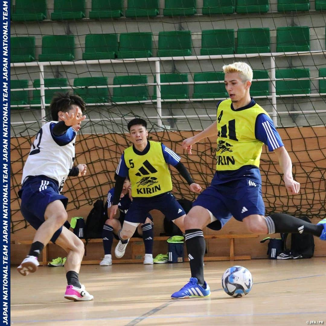 日本サッカー協会さんのインスタグラム写真 - (日本サッカー協会Instagram)「. 🔹#フットサル日本代表🔹 【Training Report✍️】  国際親善試合の開催地であるウズベキスタン/タシュケントへ移動し、現地で活動を開始しました。  チームは22日よりフットサルウズベキスタン代表との試合に臨みます⚽️  詳しいレポートはプロフィールのJFA公式サイト『JFA.jp』から✍  #夢への勇気を #jfa #daihyo #フットサル #futsal #⚽️」11月20日 23時52分 - japanfootballassociation