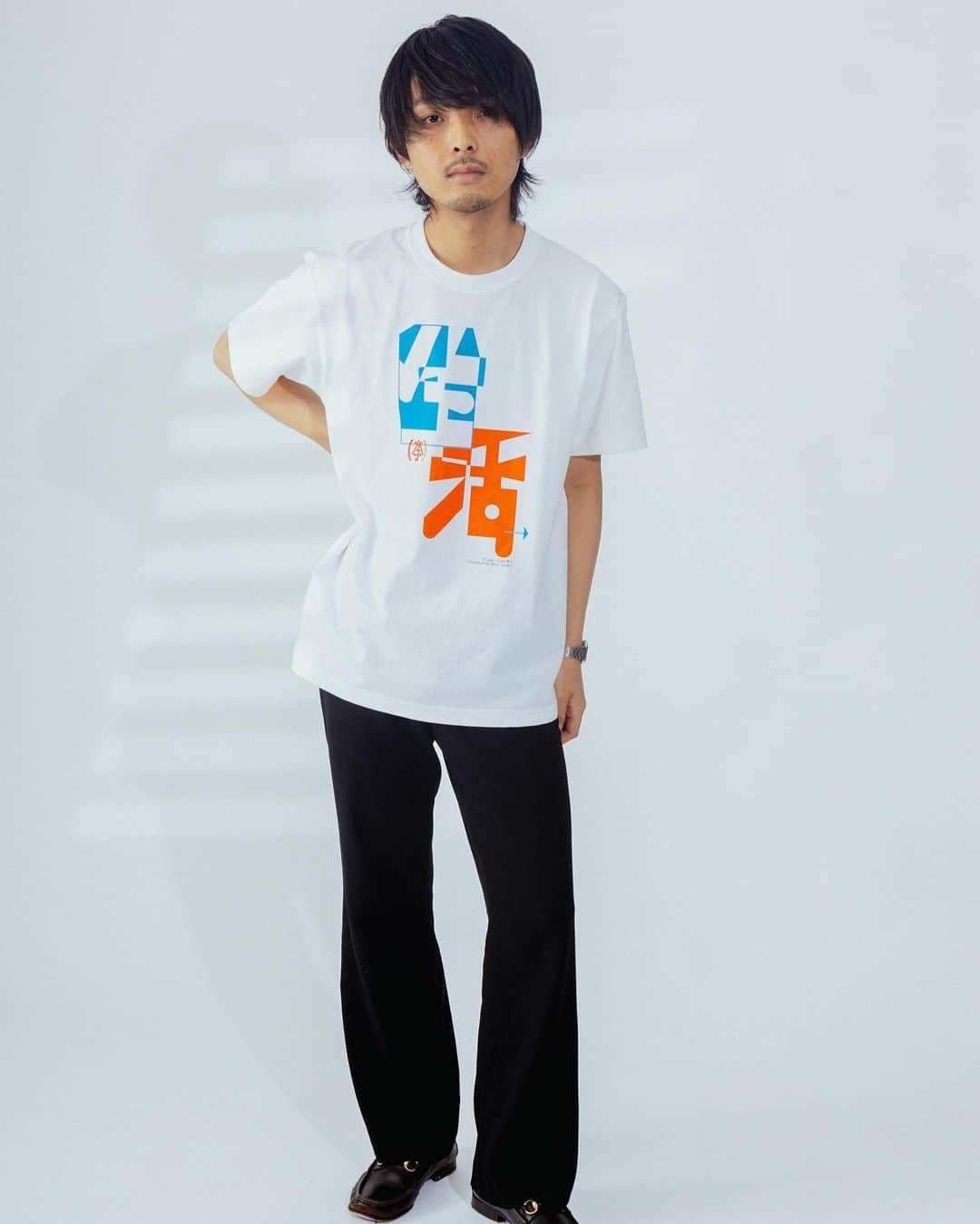 高橋響さんのインスタグラム写真 - (高橋響Instagram)「Cody・Lee(李) @codylee_official  TOUR GOODS "生活 Tee"  7.1ozの肉厚ボディを採用。(李)のロゴは刺繍にしました。コピーライト付き。佐々木さんのデザインが本当に良い。  Design：Shun Sasaki @nuhsikasas  Photography：Takanobu Souma @takanobusouma」11月20日 23時54分 - monell_0512
