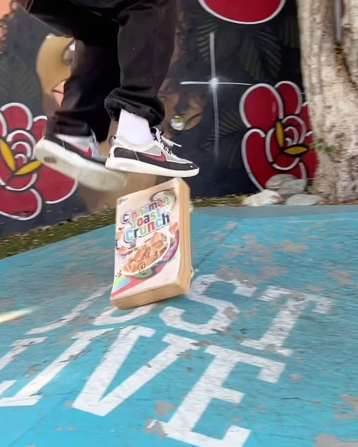 マニー・サンティアゴのインスタグラム：「#ad One of my favorites a kid was @CinnamonToastCrunch and now I get to skate the box! 🫨😝  Only 60 Left, Link in Bio 🥣🛹 📝:The skater skating is an  experienced professional. Do not try these stunts at home.  I partnered with #CinnamonToastCrunch #skateboard」