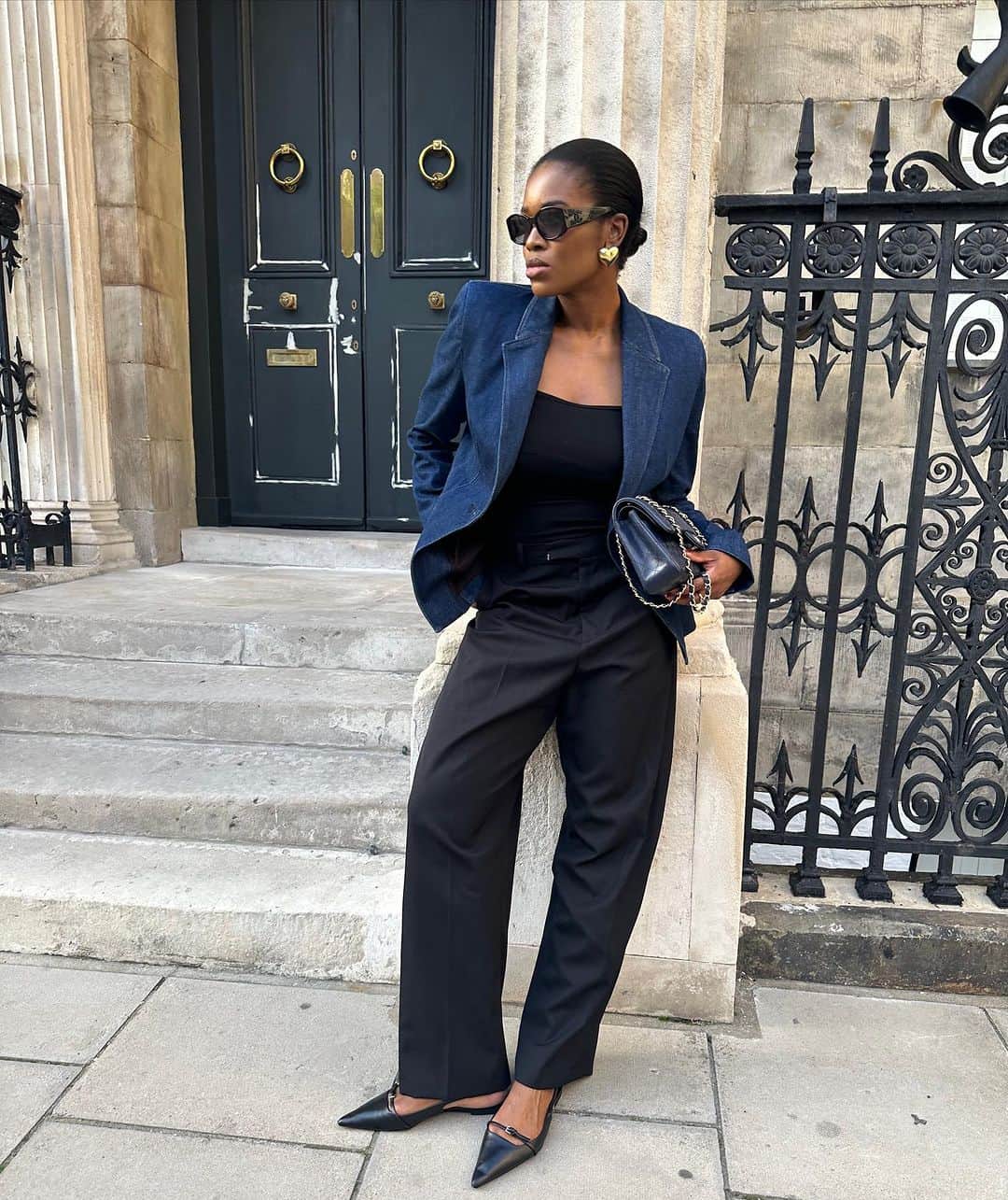 ペイジさんのインスタグラム写真 - (ペイジInstagram)「London chic // @nlmarilyn with a fresh take on fall suiting #LiveInIt」11月21日 9時47分 - paige