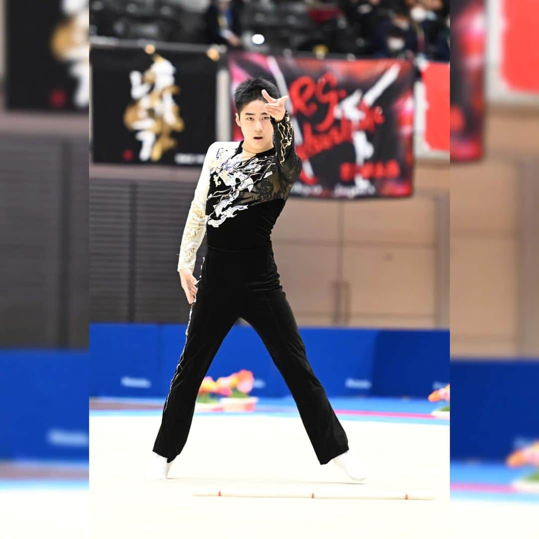 日本体操協会のインスタグラム：「ChacottCHAMPIONSHIPS第41回全日本ジュニア新体操選手権大会🇯🇵11/17-19 * 個人種目別結果  男子　スティック 🏆優勝 #丸山一休  2位 #村山颯  3位 #生田目倖希   大会情報ページ👉️ https://www.jpn-gym.or.jp/rhythmic/event/35005/  #全日本ジュニア新体操 #2023RGChacott #新体操 #rhythmicgymnastics #男子新体操 #mensrhythmicgymnastics」