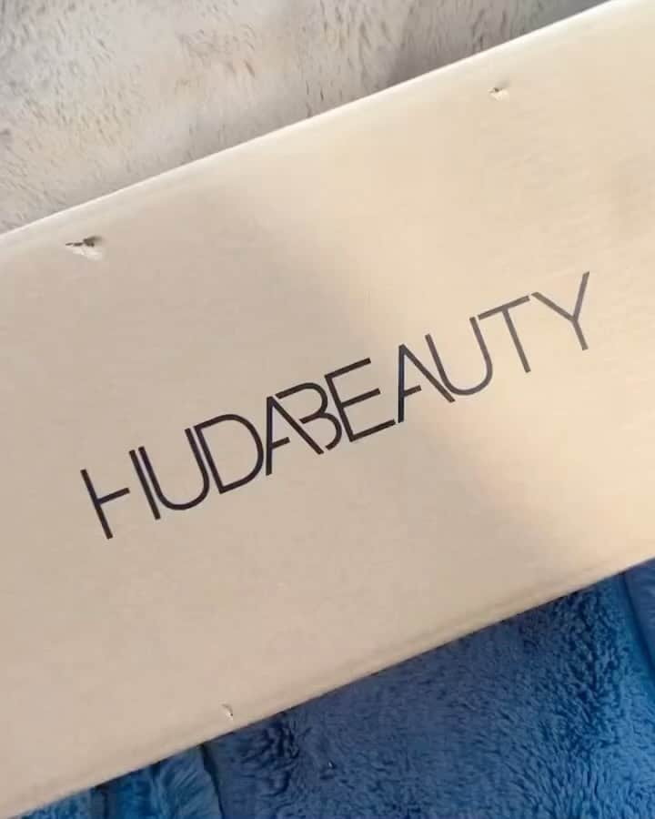 Huda Kattanのインスタグラム