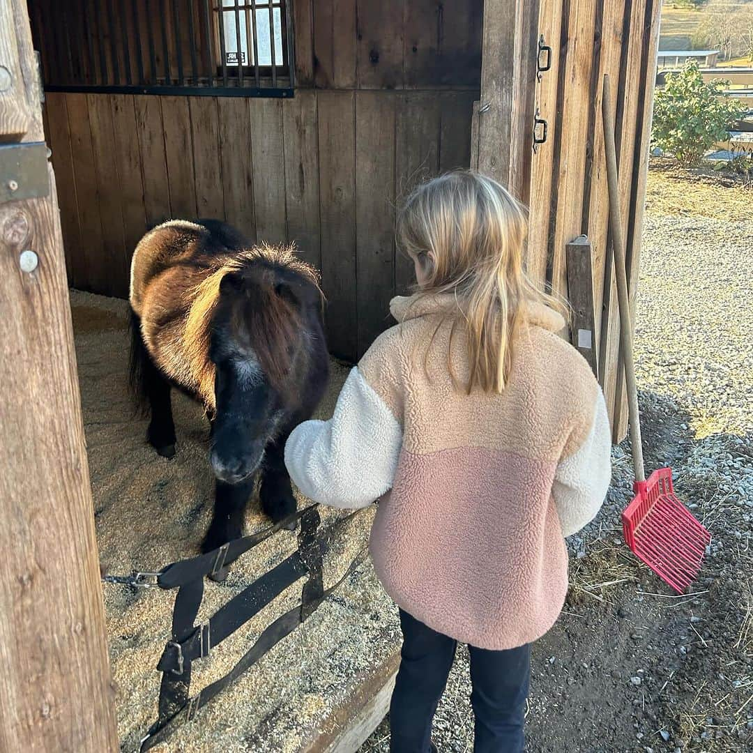 クリスティン・カヴァラーリさんのインスタグラム写真 - (クリスティン・カヴァラーリInstagram)「A few days in the mountains with my #1s」11月21日 2時00分 - kristincavallari