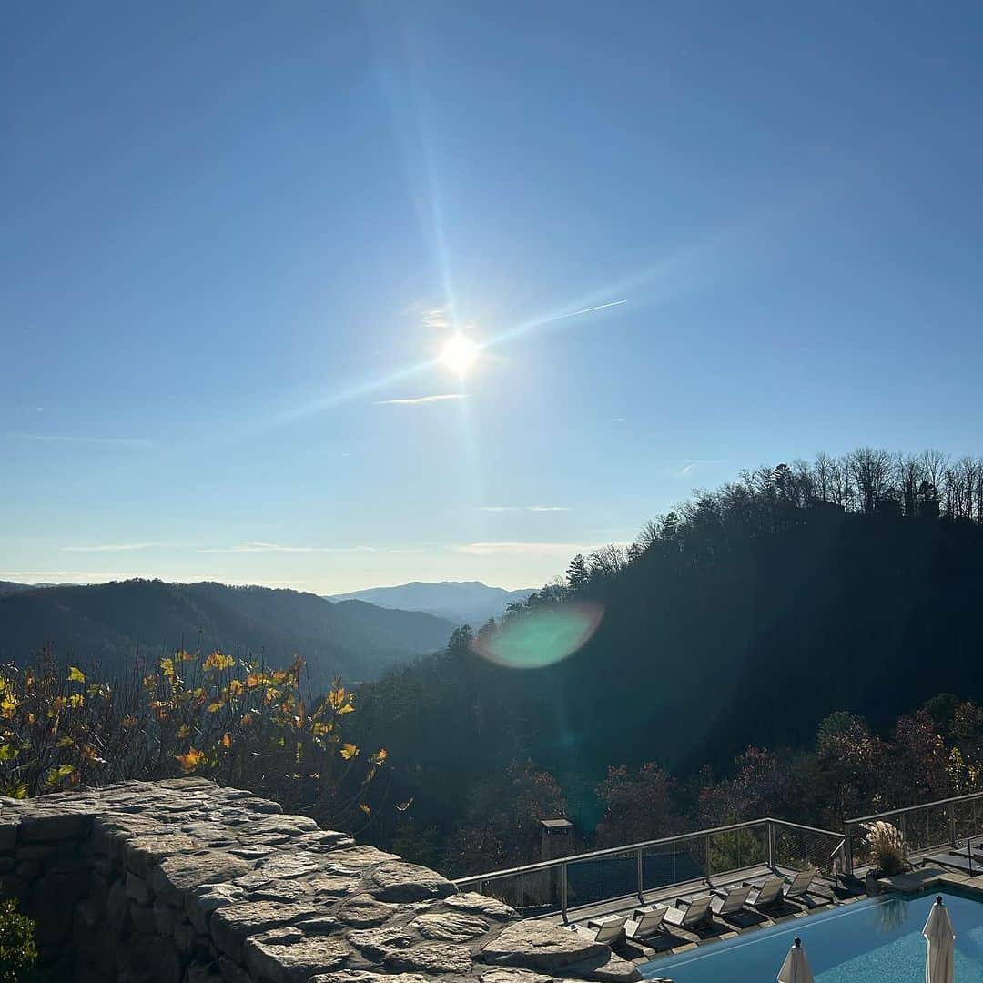 クリスティン・カヴァラーリさんのインスタグラム写真 - (クリスティン・カヴァラーリInstagram)「A few days in the mountains with my #1s」11月21日 2時00分 - kristincavallari