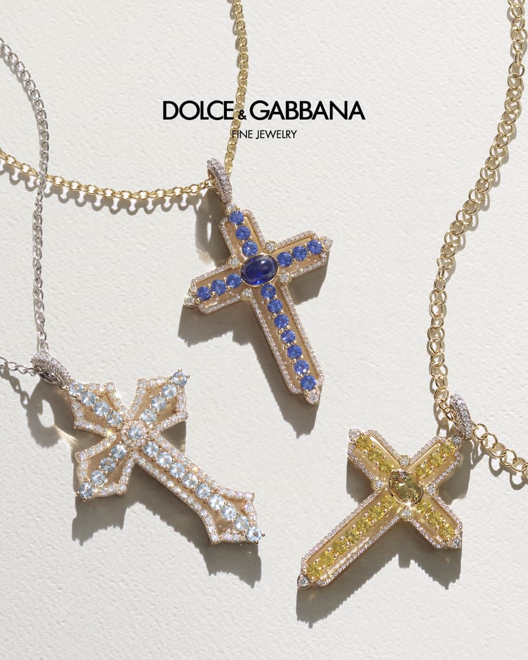 ドルチェ&ガッバーナのインスタグラム：「Explore the elegance of #DolceGabbana Fine Jewellery. Timeless statements of authentic craftsmanship, colourful pendants take the spotlight as the epitome of sophistication.   Discover the #DGJewellery collections at the link in bio.」