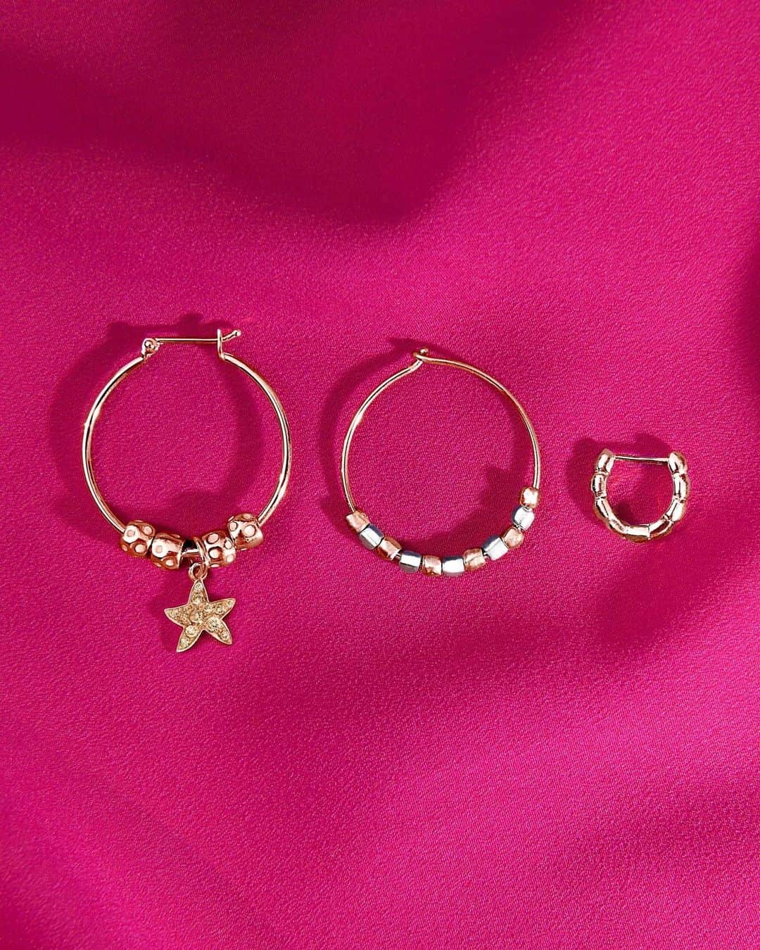 ドドのインスタグラム：「With a charm, with golden textures, or with a little hoop? Choose your own Granelli earring or wear them all together to create your own DoDo look!​⁣ ​⁣ #DoDoJewels ​⁣ #DoDoCharms ​⁣ #DoDoGranelli​」
