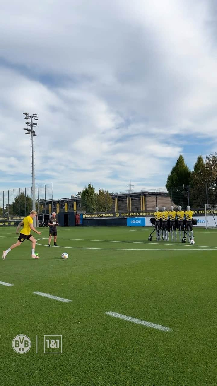 ボルシア・ドルトムントのインスタグラム：「🤤 #TB to some @julianbrandt free-kick magic」