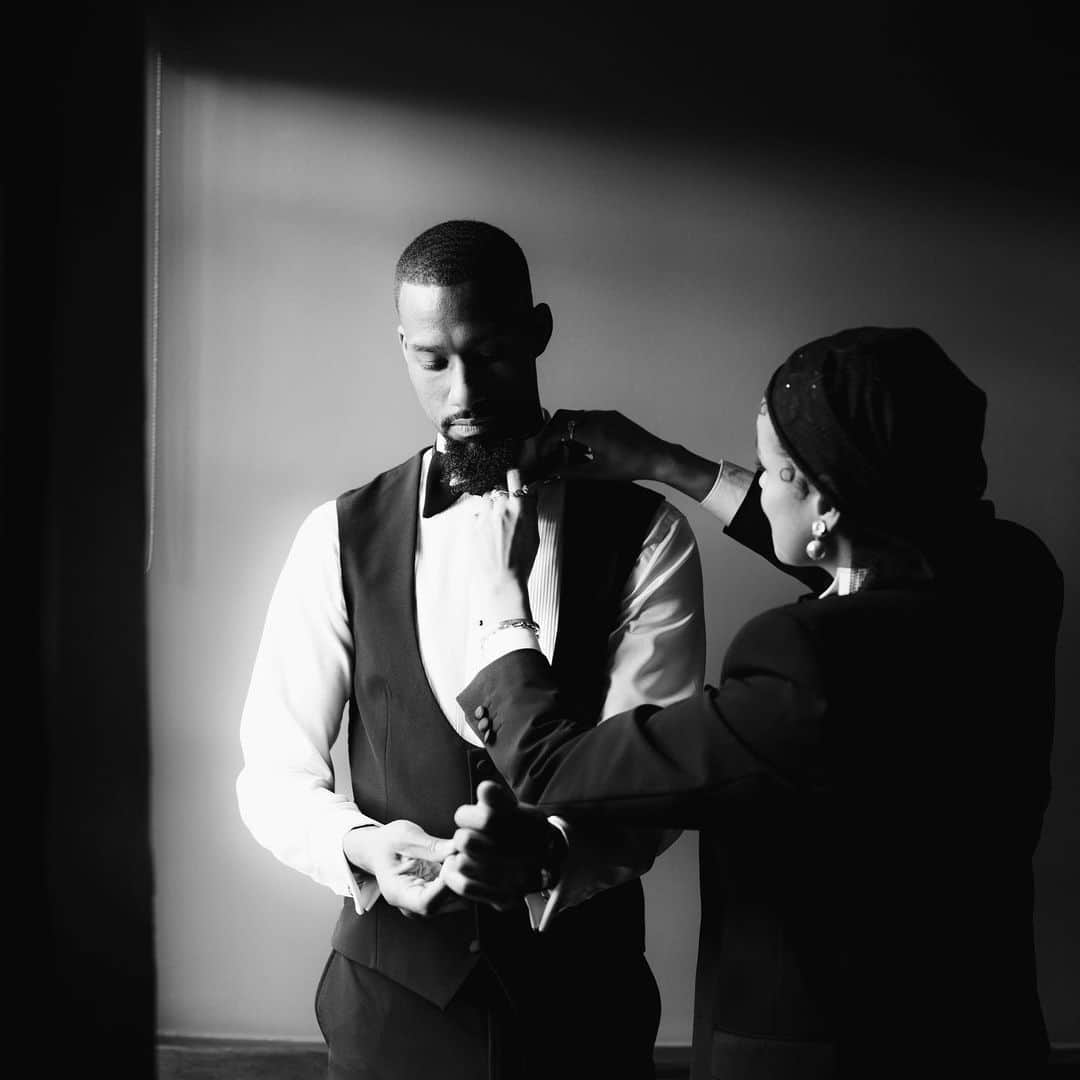 ナタリー・エマニュエルのインスタグラム：「One of my proudest moments to date was being asked be my cousin @vincegreenjr’s Best Man… or… Best Cousin? Whatever it is… I was so proud to stand next to you as you married your love @holliejongbloet. My lil Dames is all grown up and building a beautiful life with his beautiful wife. It was a magical day…   Photography by @jamiefloodphotography Hair by @nicola_harrowell」