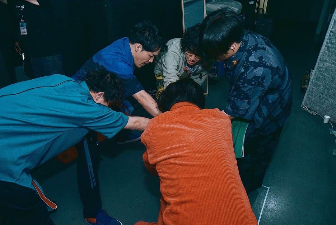 マカロニえんぴつさんのインスタグラム写真 - (マカロニえんぴつInstagram)「_  アリーナツアー東京公演（国立代々木競技場第一体育館） お越しいただいた皆さん、ありがとうございました‼️🙏✨  DAY1📸①  photo by 酒井ダイスケ @imdaisukesakai  #マカロックツアー #マカロックツアーvol16 #大人の涙 #マカロニえんぴつ」11月21日 2時09分 - macaroniempitsu_official