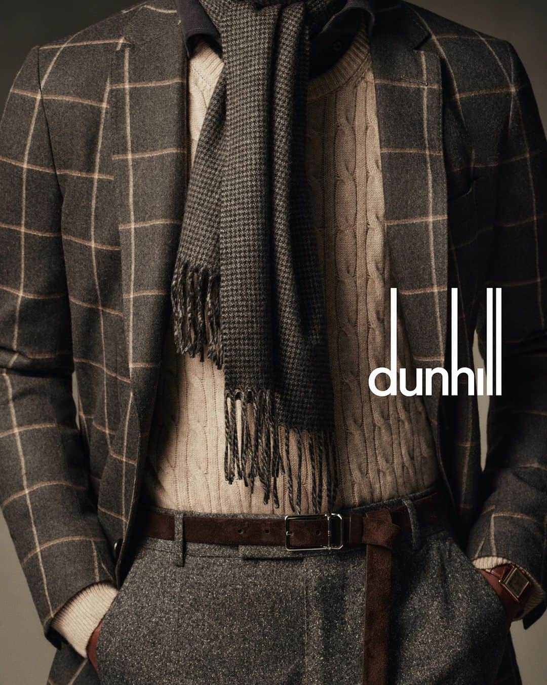 ダンヒルのインスタグラム：「A sophisticated approach to festive dressing that acknowledges the House’s tailoring DNA.  Imbued with a sense of rakish style, this winter’s layered silhouettes reflect the new wave of fluidity and ease mastered by dunhill. Notions of adaptability and flexibility permeate our seasonal collection, with luxuriant casualwear and tailoring separates that can be worn and re-worn in myriad ways.   Discover our Autumn/Winter 2023 collection in-store and online at dunhill.com  Photographed by @luisalbertorodriguezstudio and styled by @tom_guinness  #dunhillAW23」