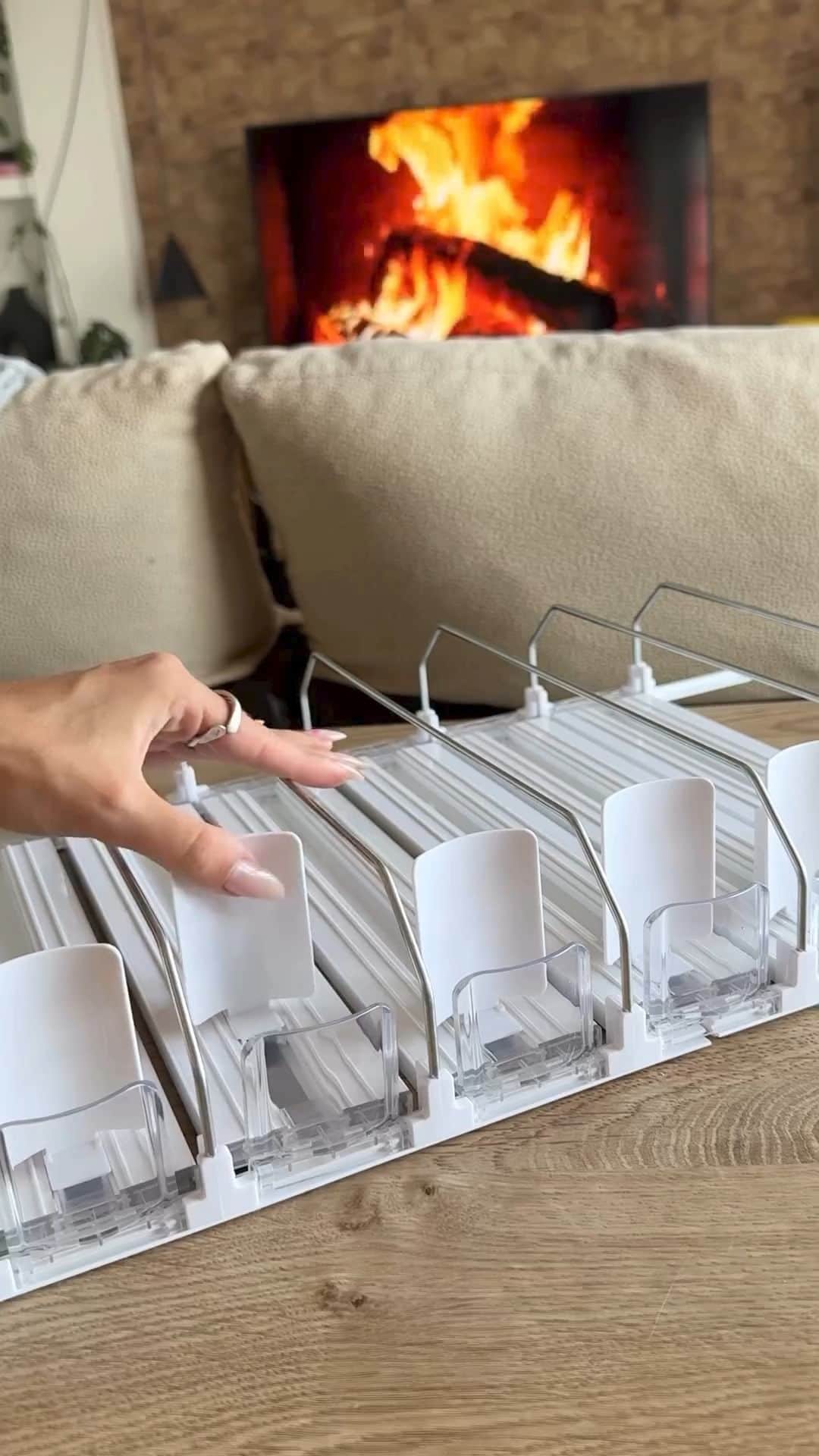 SHEINのインスタグラム：「When @ccarolinapg scores a SHEIN HOME haul to upgrade her bevie game, she means business! 🏡 Which picks would you bag for a refrigerator refresh? 👇  🔎18530352 20490447 21731523  #SHEIN #SHEINforAll #SHEINstyle #fashion #chic #saveinstyle」