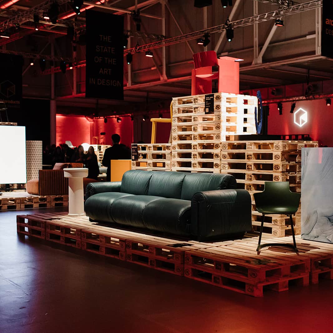 Natuzzi Officialのインスタグラム：「Its design is inspired by early Natuzzi models. Softness and cozy design. Comfort and aesthetics. Colle by @big_builds wins the @archiproducts_awards, the award celebrating the elegance of global design.  #Natuzzi #NatuzziItalia #Archiproductsdesignawards」