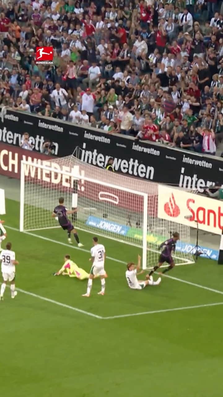 ブンデスリーガのインスタグラム：「Super Sané! 🙌  Leroy is lighting up the #Bundesliga with accuracy in front of goal this season! 💡🎯  @LeroySane | @FCBayern」
