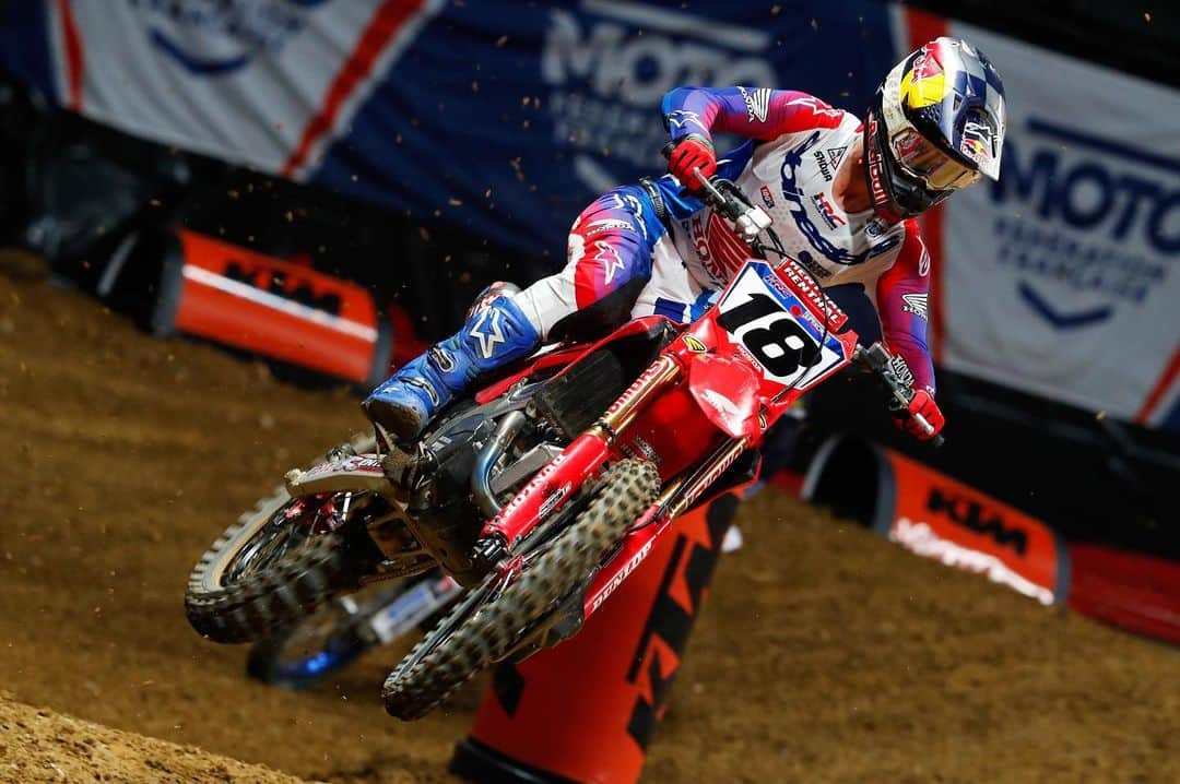 Honda Powersports USのインスタグラム：「Your 2023 King & Prince of Paris: @jettson18 and @joshimoda 👑🏆🙌 #RideRed @supercross_de_paris」