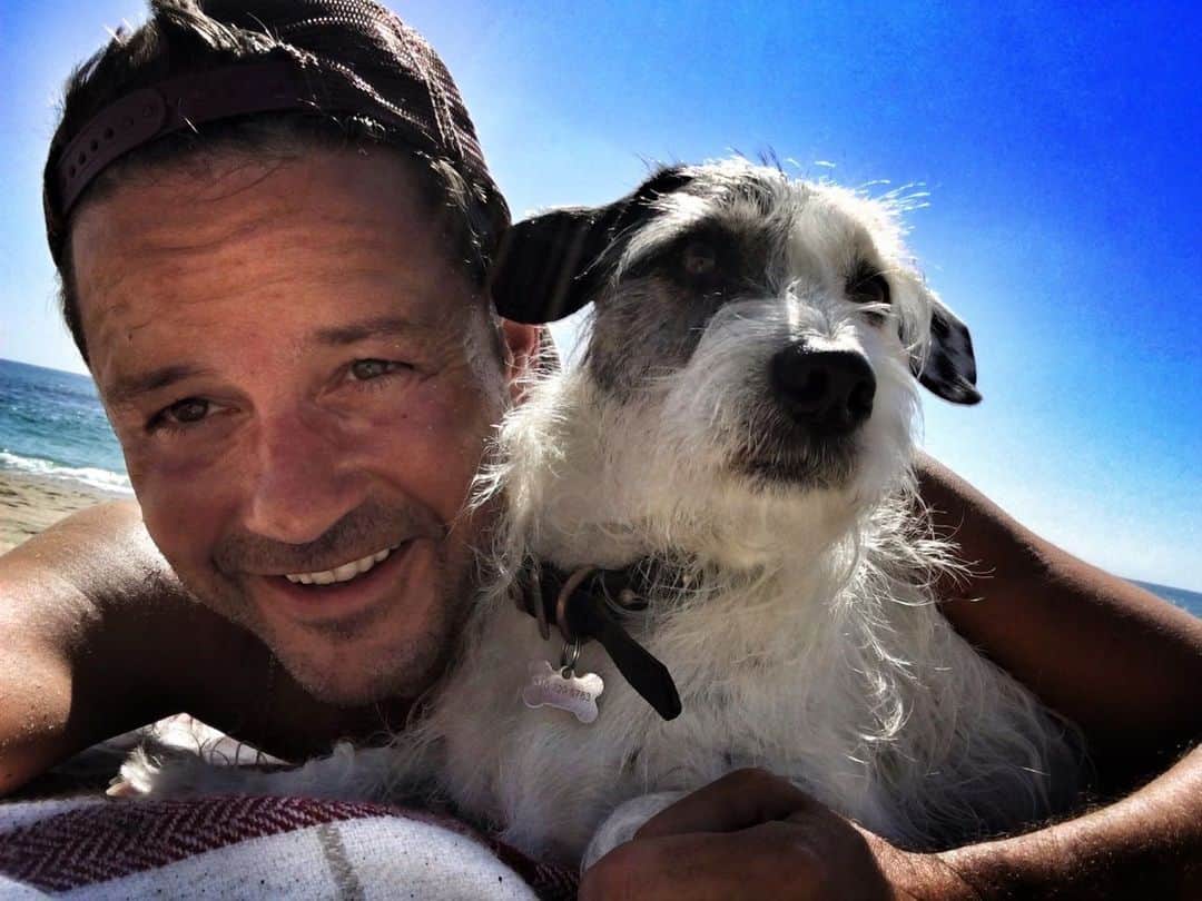 ショーン・マグワイアのインスタグラム：「Happy belated birthday to my brother @alexhardcastle1 One of the greatest friends I’ve ever had in my life. You are a huge part of our family, don’t know what we did to get you in our lives but we’re never letting you go. We love you to the moon and back.」