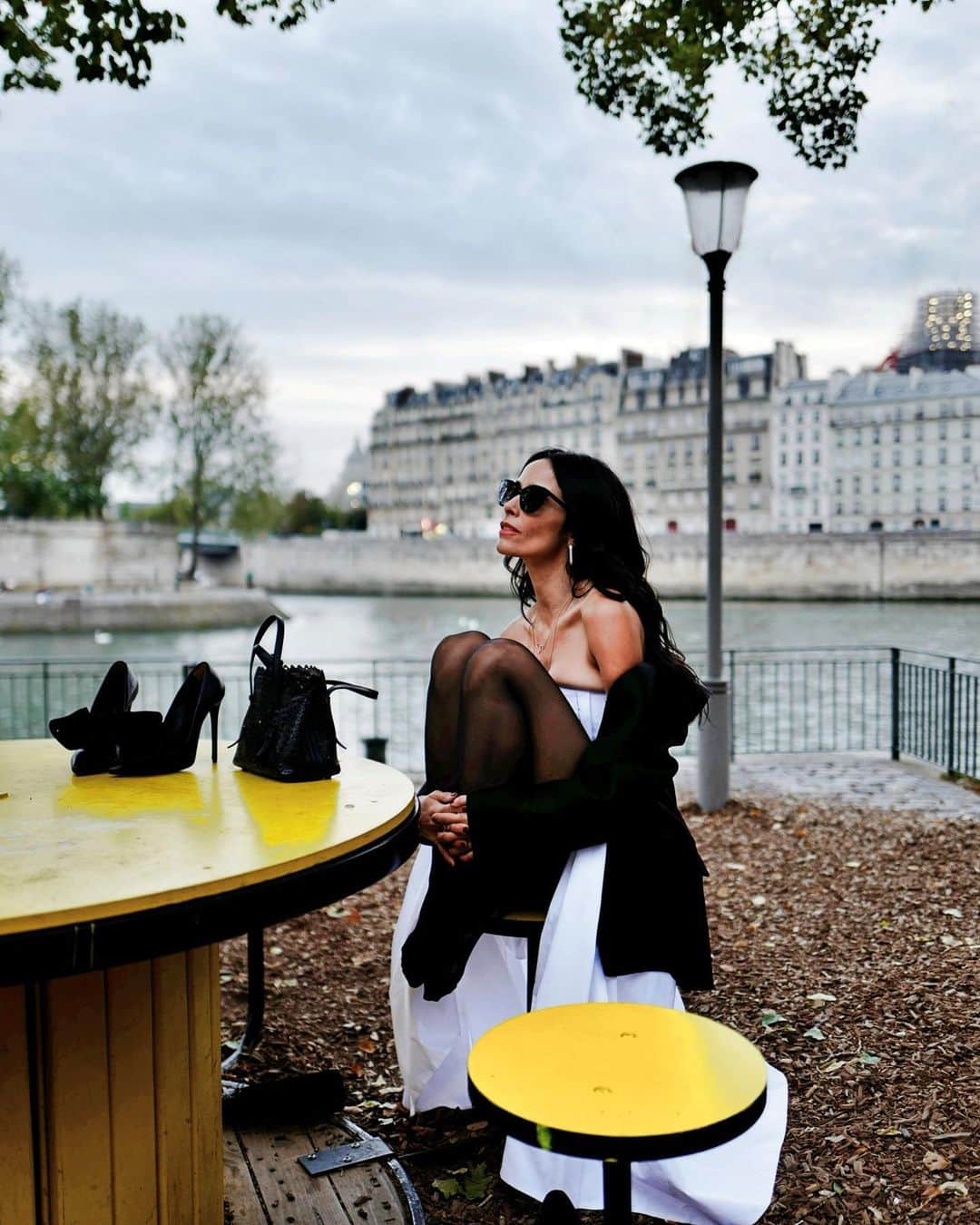 アビゲイル・スペンサーのインスタグラム：「Always a good idea.  💌 🇫🇷🫶🏽 #Paris 📸 @ajapictures」