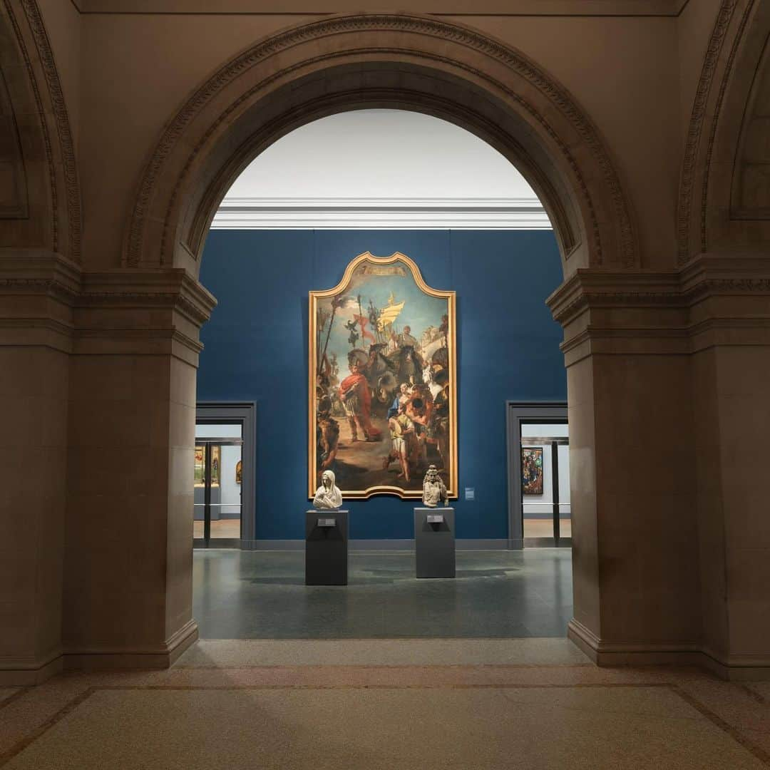 メトロポリタン美術館のインスタグラム：「The wait is over! ✨ After five years, it’s time to look again at The Met’s beloved collection of European Paintings from 1300 to 1800.  Starting today, visit the new European Paintings 1300–1800 galleries, which underwent massive changes following a monumental five-year infrastructure project to replace the skylights.  Highlighting fresh narratives and dialogues among more than 700 works of art, the reopened and newly reconfigured 45 galleries showcase the interconnectedness of cultures, materials, and moments across The Met collection.  The chronologically arranged galleries feature longstanding favorites of the collection while also giving renewed attention to women artists, exploring Europe’s complex relationships with New Spain and the Viceroyalty of Peru, and looking more deeply into histories of class, gender, race, and religion.  Visit “Look Again: European Paintings 1300–1800” at the top of the Grand Staircase. Don’t forget to tag #MetEuropeanPaintings in your photos!」