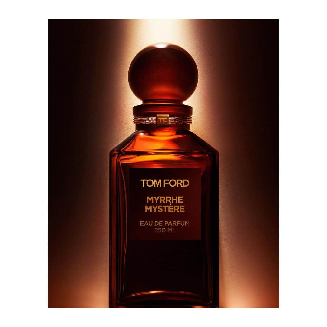 トムフォードのインスタグラム：「MYRRHE MYSTÈRE   PROVOCATIVE VIBRATION CAPTIVATES WITH MYRRH ESSENCES AND AN EXQUISITE ULTRA-VANILLE ACCORD – A UNIQUE BLEND OF PRECIOUS VANILLA NOTES.   #TOMFORDBEAUTY #TOMFORD #TFGIFTS」