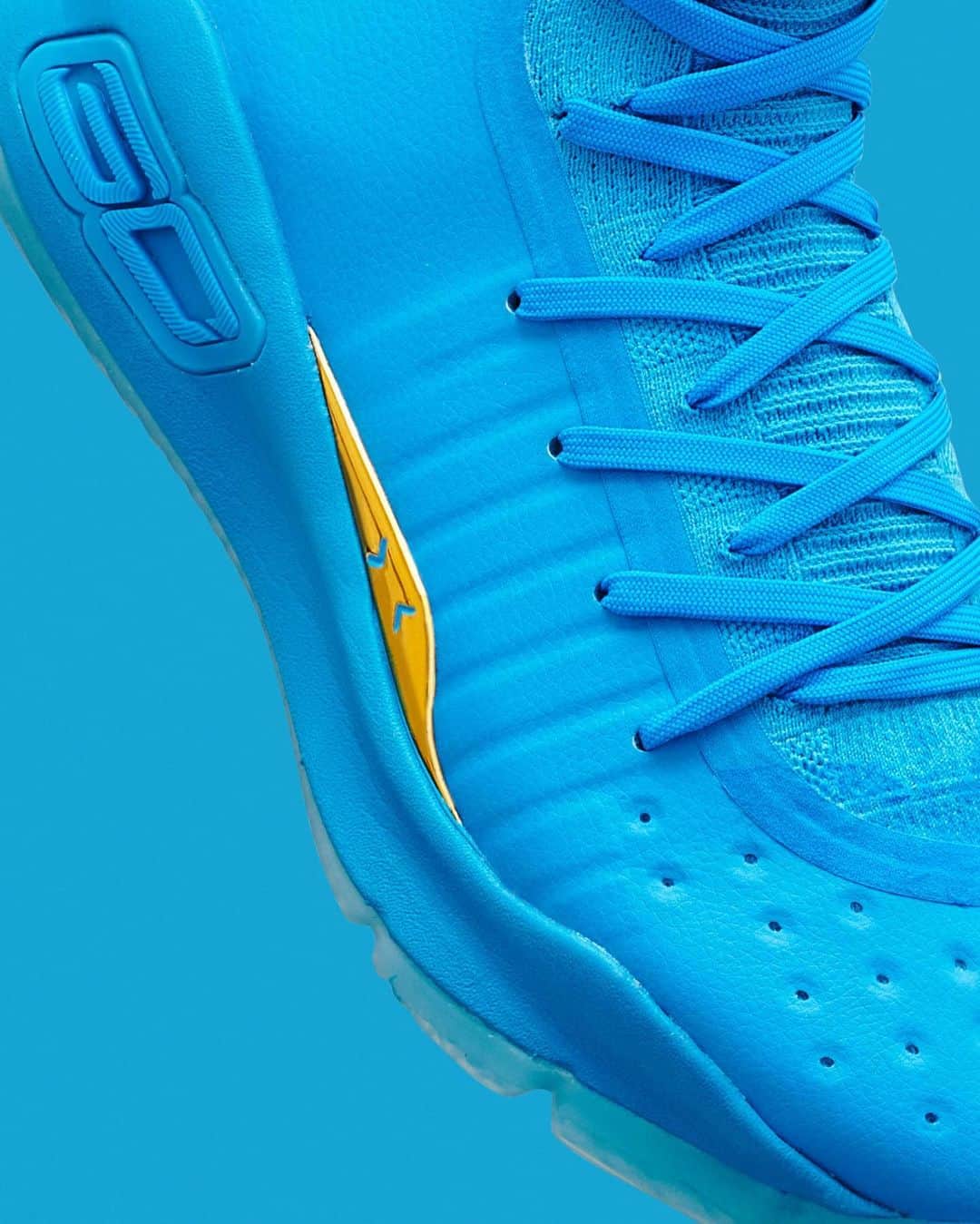 Under Armour Basketballのインスタグラム：「Make a SPLASH 💦 in the “Flooded” Curry 4 Retro and Curry 4 FloTro Low 👌」