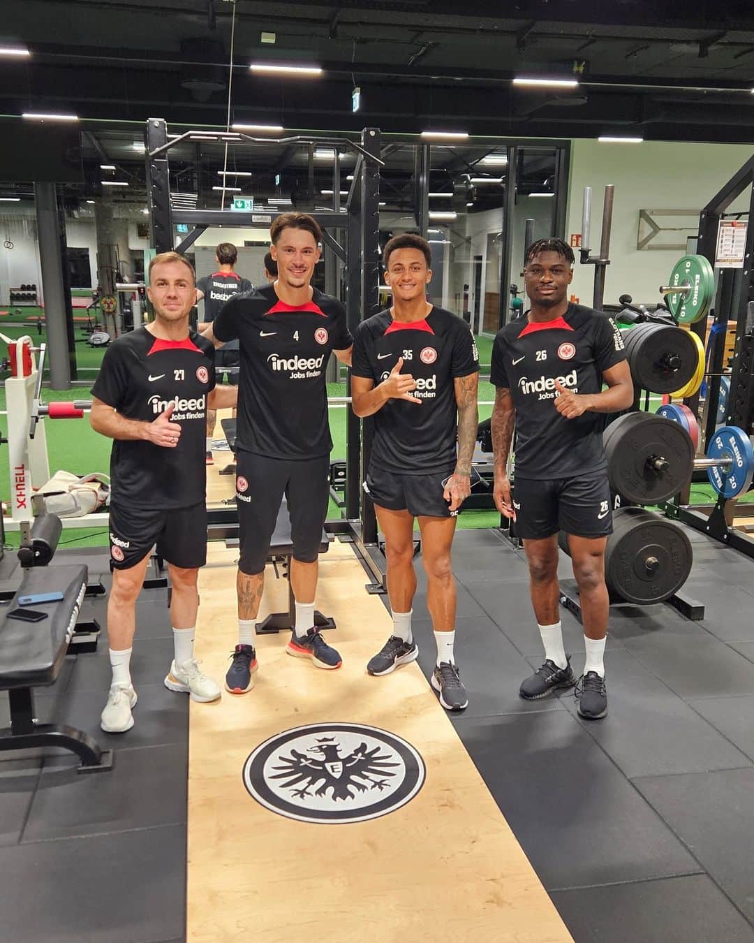 マリオ・ゲッツェのインスタグラム：「Getting ready for whatever lies ahead 💪」