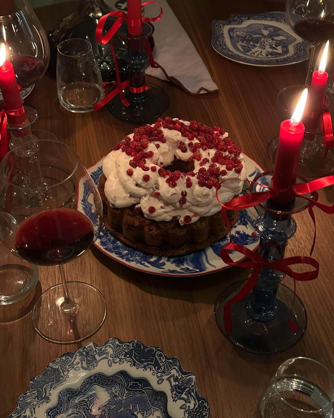 Lisa Tellbeのインスタグラム：「Slowly getting into the spirit 💌」