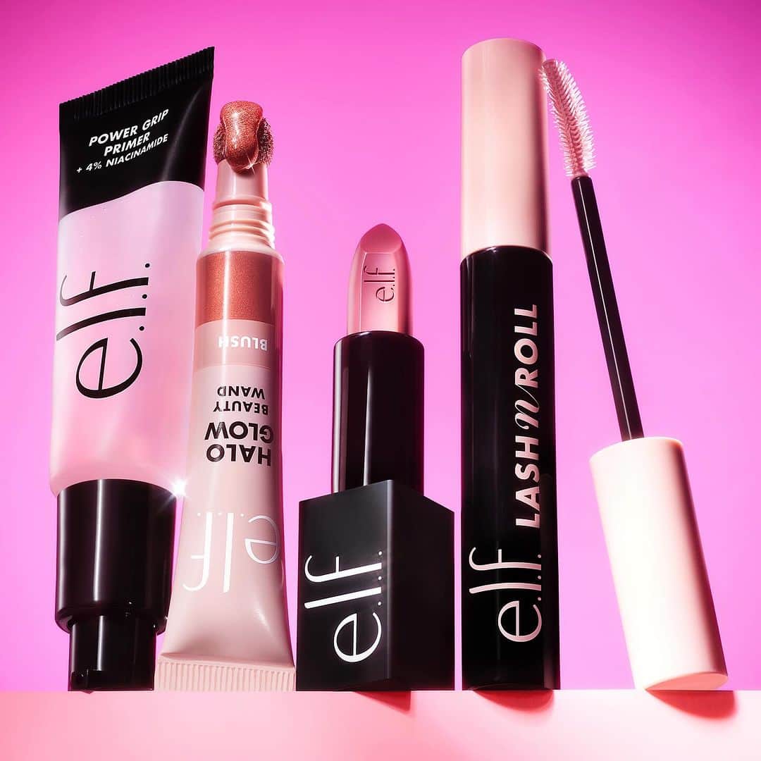 e.l.f.さんのインスタグラム写真 - (e.l.f.Instagram)「Black Friday sale starts TODAY! 🛍️ Here's the e.l.f.ing scoop:   Beauty Squad Loyalty Program members (it's free & easy to join!) get: 💖 30% off orders $35+  💖 A FREE full-size gift when you spend $45+ 💖 Plus, FREE SHIPPING!  SWIPE for some holiday gift inspo for your Black Friday shopping ➡️ ✨ Power Grip Primer + 4% Niacinamide, $10 ✨ Halo Glow Blush Wand, $9 ✨ O FACE Satin Lipstick, $9 ✨ Lash 'N Roll Mascara, $6 ✨ Halo Glow Liquid Filter, $14 ✨ Halo Glow Contour Wand, $9 ✨ Halo Glow Powder Puff, $4 ✨ Halo Glow Setting Powder, $8 ✨ Halo Glow Highlight Wand, $9  Use our #linkinbio to shop now - Beauty Squad is free and easy to join! 👏   #elfcosmetics #eyeslipsface #elfingamazing #crueltyfree #vegan #blackfriday #blackfridaysale」11月21日 5時01分 - elfcosmetics