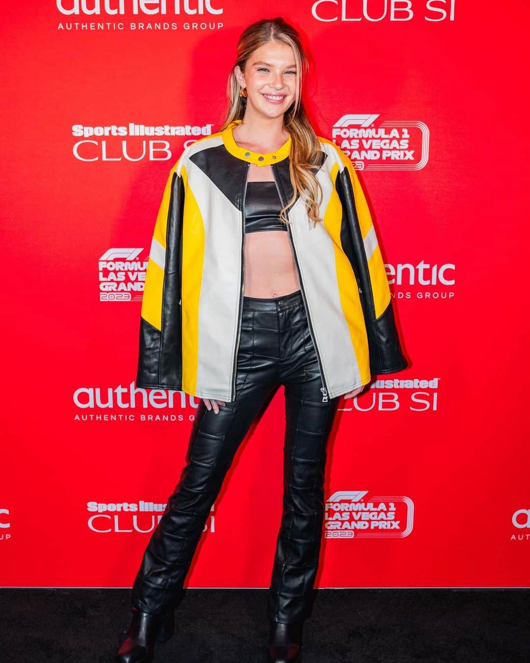Sports Illustrated Swimsuitさんのインスタグラム写真 - (Sports Illustrated SwimsuitInstagram)「SI Swimsuit had so much fun at Club SI for the F1 Las Vegas Grand Prix! 🏁🏎️  An immersive experience filled with meet-and-greets, Sports Illustrated Swimsuit-inspired cocktails, interactive photo moments, and amazing energy made this a night to remember! ✨」11月21日 5時06分 - si_swimsuit