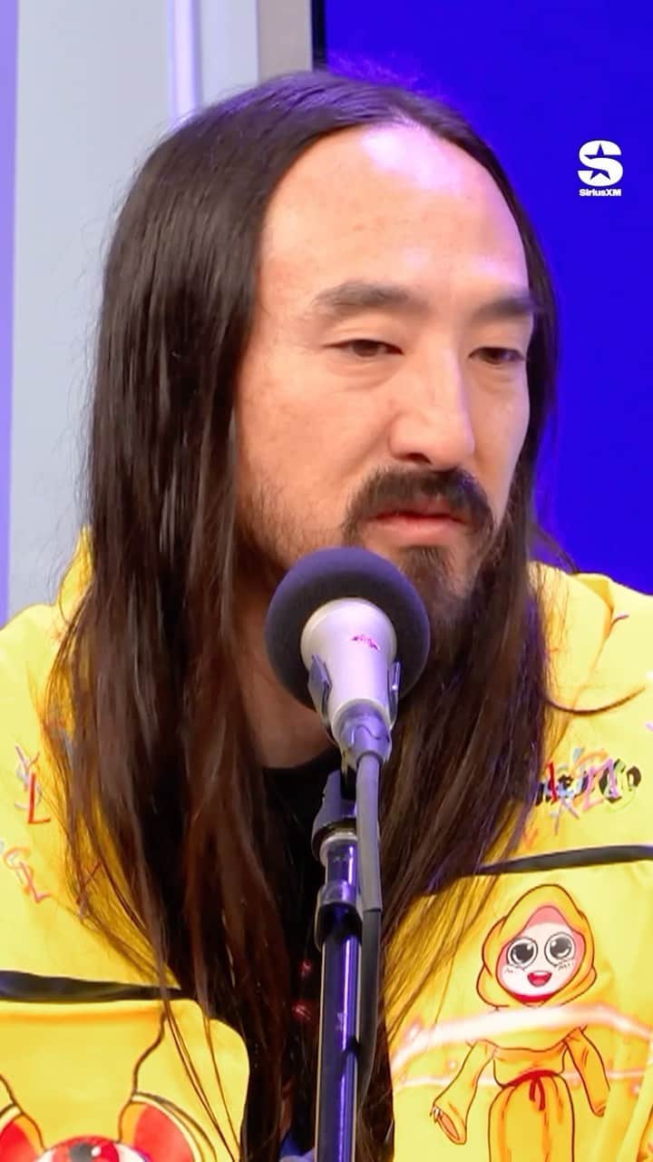 スティーヴ・アオキのインスタグラム：「@steveaoki has released his 8th studio album ‘HiROQUEST 2: Double Helix’ with multitudes of artists spanning many genres, including Latin, country, and more. Watch the full interview with @ridanaser on the SiriusXM app at the link in bio.」