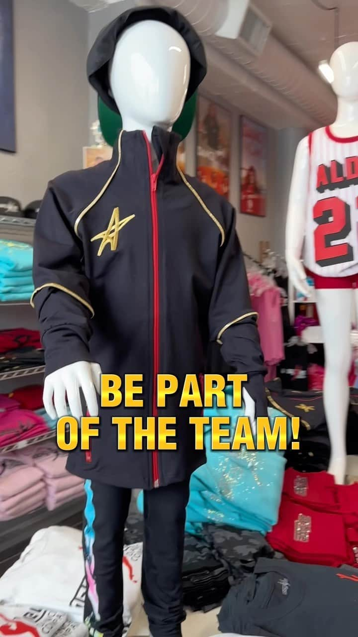 アビー・リー・ミラーのインスタグラム：「Be part of the team!!! Have your very own jacket ceremony with our new LIMITED EDITION #ALDC Team Jackets available online at www.abbyleedancecompany.com 🤩 #aldcalways #abbylee #dancemoms #abbyleemiller #abbyleedancecompany #aldcteamjackets #dancemomsclips」