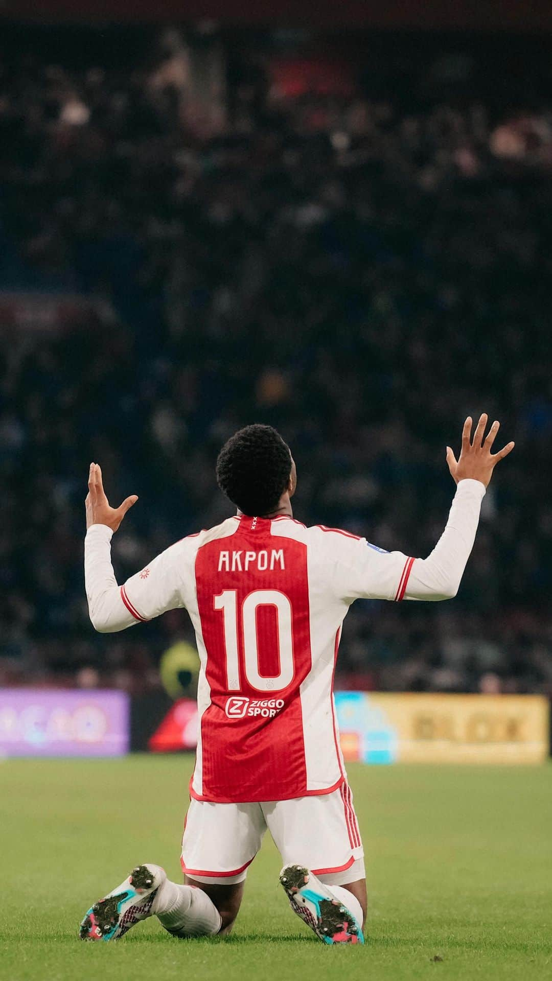 チュバ・アクポムのインスタグラム：「@CAkpom: the first Ajax player ever to score in 3 consecutive Eredivisie matches as a substitute. 🫡」